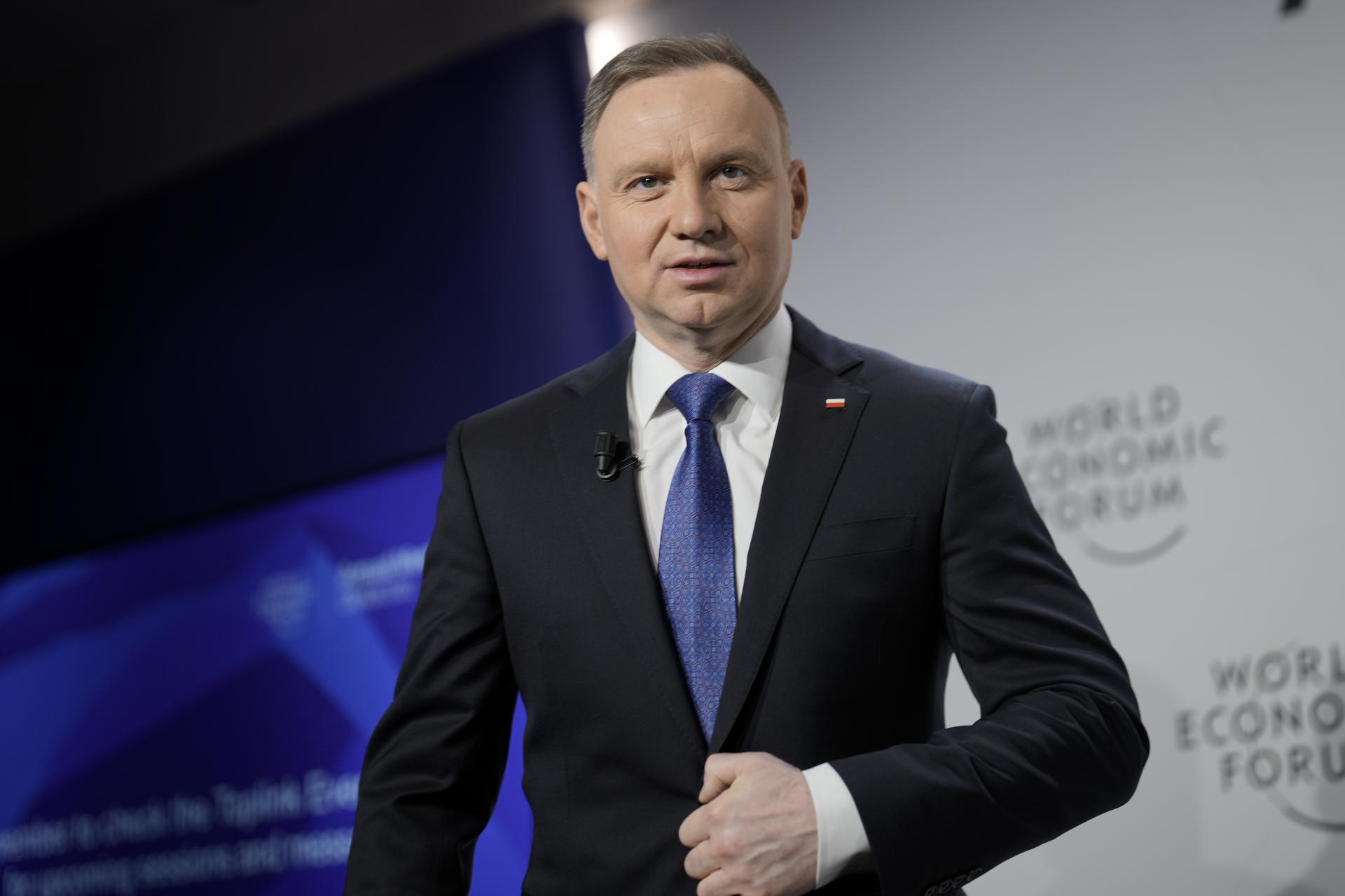 Ukrajina potrebuje viac zbraní, uviedol v Davose poľský prezident a zdôraznil dôležitosť moderného vybavenia