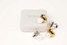 Cena slúchadiel H1 Audio Earrings od spoločnosti Nova je približne od 600 eur. FOTO: Nova