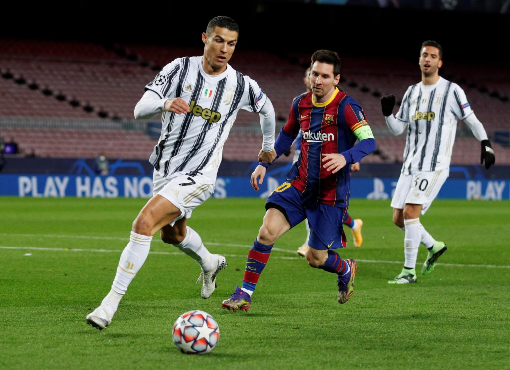 Cristiano Ronaldo a Lionel Messi sú už dnes absolútnymi futbalovými legendami. FOTO: Reuters