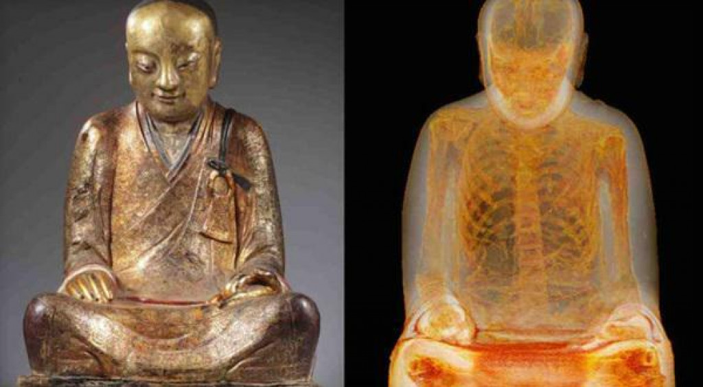 Výskumníci v priebehu reštaurátorských prác na na tisíc rokov starej soche Budhu objavili niečo neuveriteľné.