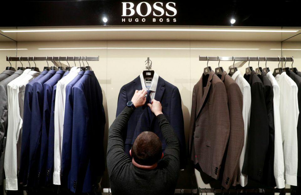 Hugo Boss si aj v roku 2023 pravdepodobne dokáže udržať poprednú pozíciu medzi luxusnými značkami módneho priemyslu. FOTO: Reuters