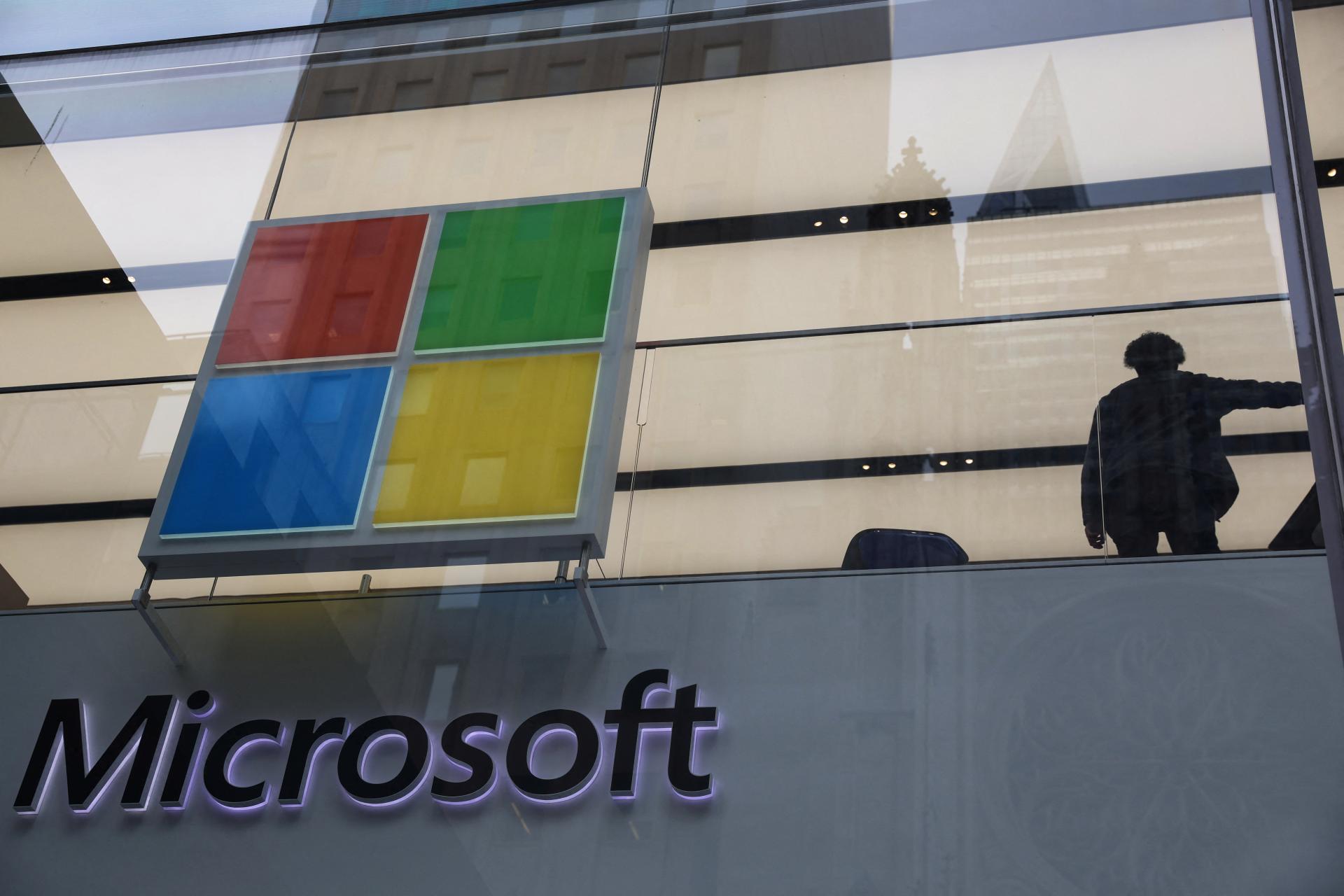 Microsoft bude prepúšťať zamestnancov