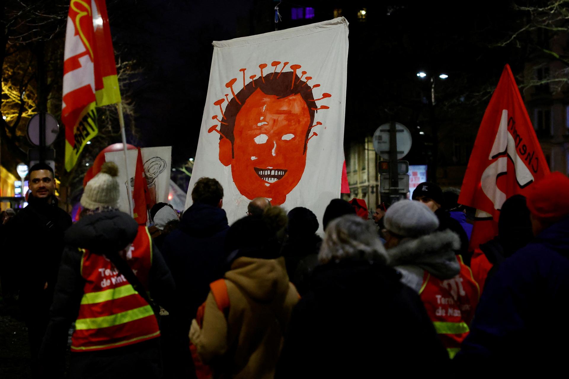 Proti navrhovanej dôchodkovej reforme vo Francúzsku protestovalo 1,1 milióna ľudí