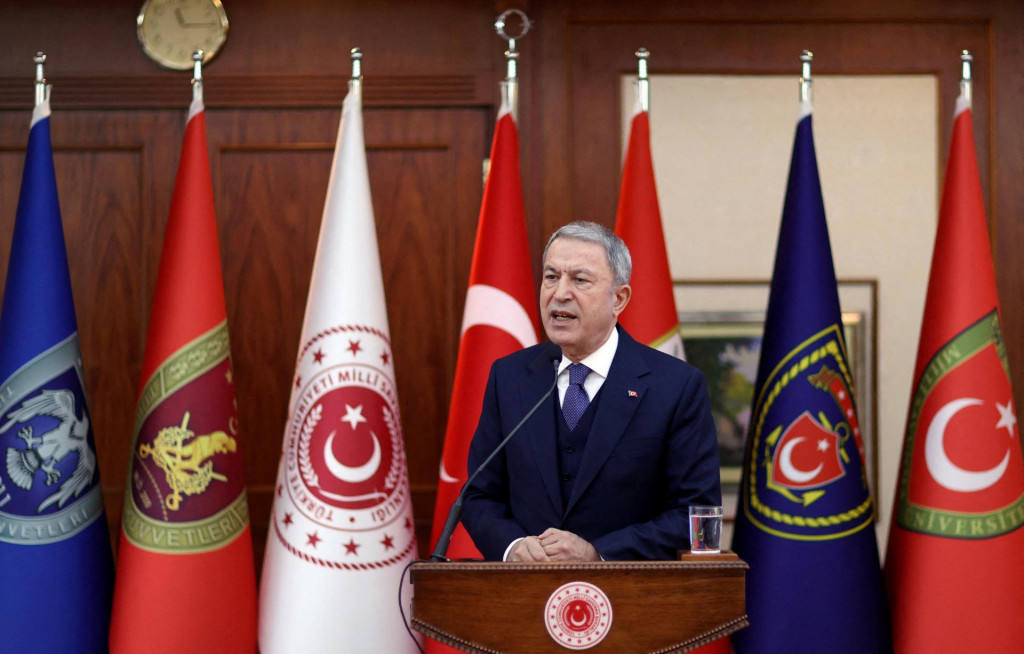 Turecký minister obrany Hulusi Akar. FOTO: Reuters
