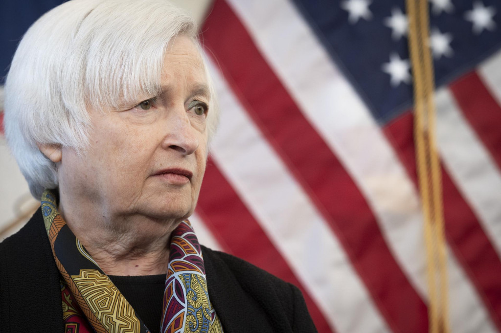 Americká ministerka financií Janet Yellenová už dopredu vedela, že Spojené štáty narazia na zákonný limit svojho dlhu. To prinúti ministerstvo financií prijať „mimoriadne opatrenia“, aby zabránilo platobnej neschopnosti. FOTO: TASR/AP