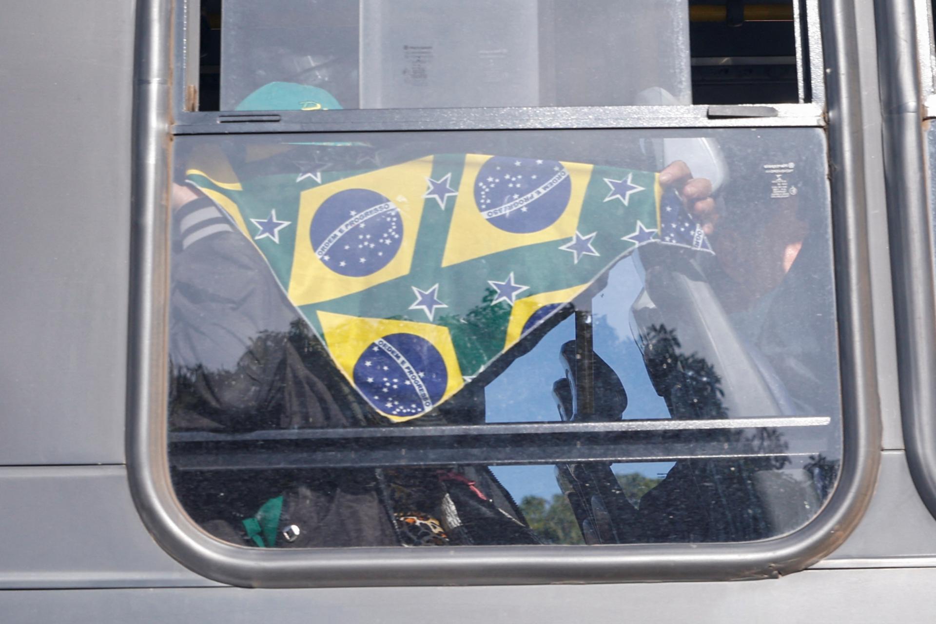 Polícia zasahuje proti usporiadateľom výtržností v Brazílii. Po celej krajine sa konajú domové razie