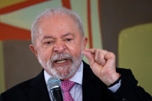 Brazílsky prezident Luiz Inacio Lula da Silva verí, že spoločná juhoamerická mena je cestou k oslobodeniu od závislosti na dolároch, no aká to bude komplikovaná cesta, si asi nevie predstaviť. FOTO: Reuters