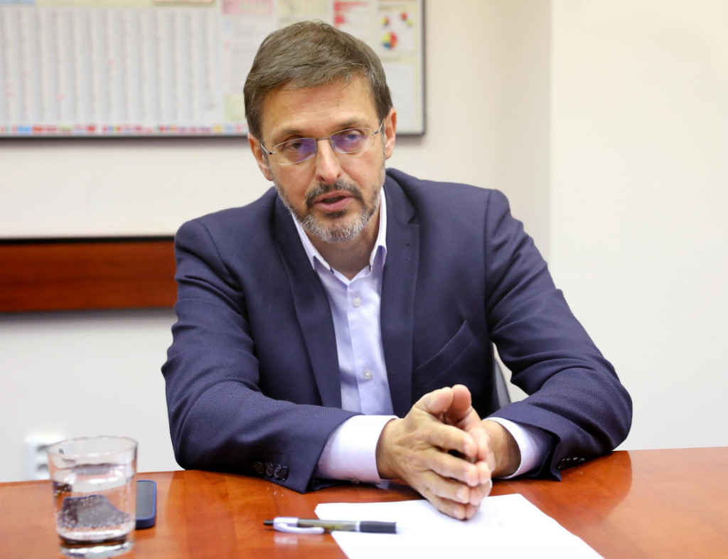 Andrej Juris, predseda Úradu pre reguláciu sieťových odvetví. FOTO: HN/Pavol Funtál
