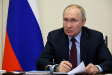 Príčiny cenovej explózie ropy a zemného plynu má na svedomí ruský prezident Vladimir Putin a jeho vojenská agresia na Ukrajine. FOTO: Reuters
