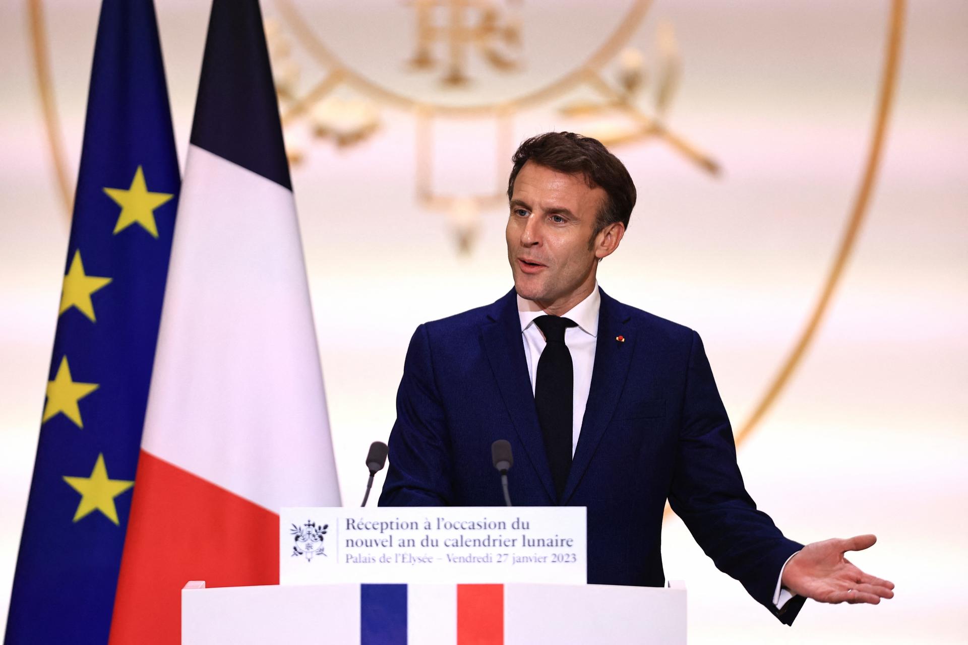 V Paríži ste vítaný, odkázal Pavlovi Macron v gratulácii k zvoleniu za prezidenta