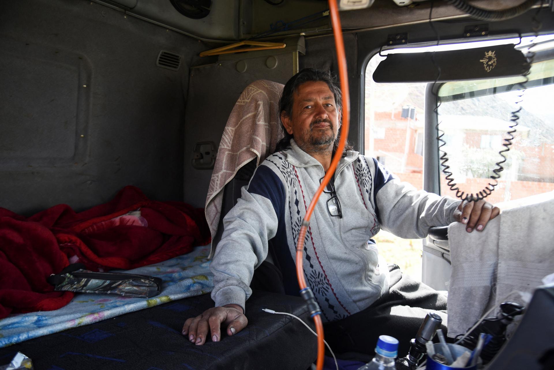 Pri páde autobusu z útesu v Peru zahynulo najmenej 24 ľudí, stalo sa to v 