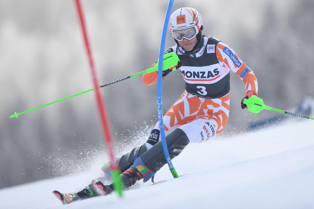 Slovenská lyžiarka Petra Vlhová na trati v 1. kole slalomu Svetového pohára žien v alpskom lyžovaní v českom Špindlerovom Mlyne. FOTO: TASR/Martin Baumann