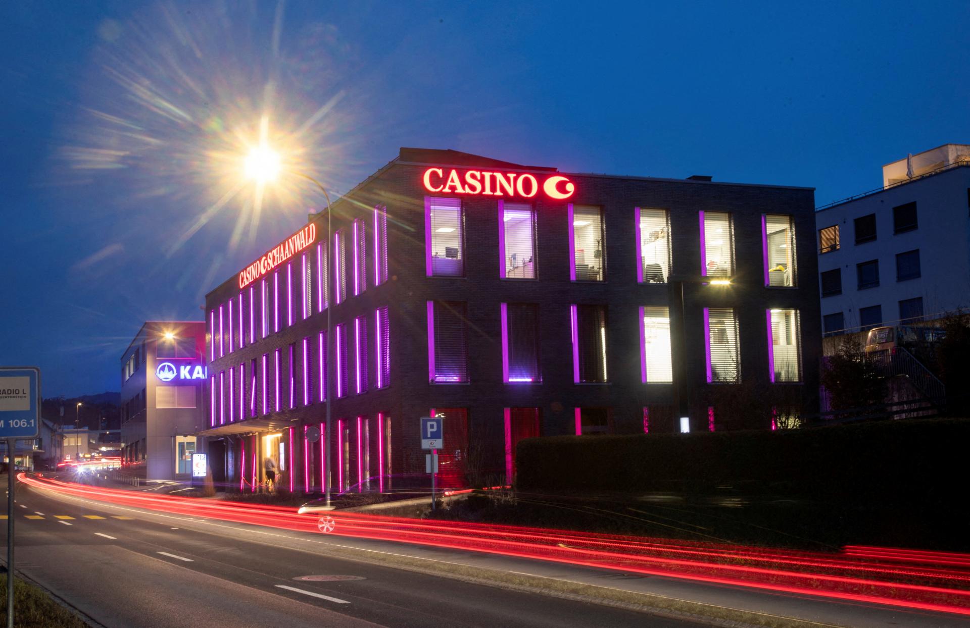 Lichtenštajnsko v referende odmietlo zákaz kasín. Predkladatelia tvrdia, že hazard ničí 