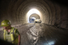 Projektantská spoločnosť požiadala rezort dopravy o predĺženie stavebného povolenia na dodanie technológie tunela do konca roka 2025. Ministerstvo v januári žiadosti vyhovelo. FOTO: HN/Pavol Funtál