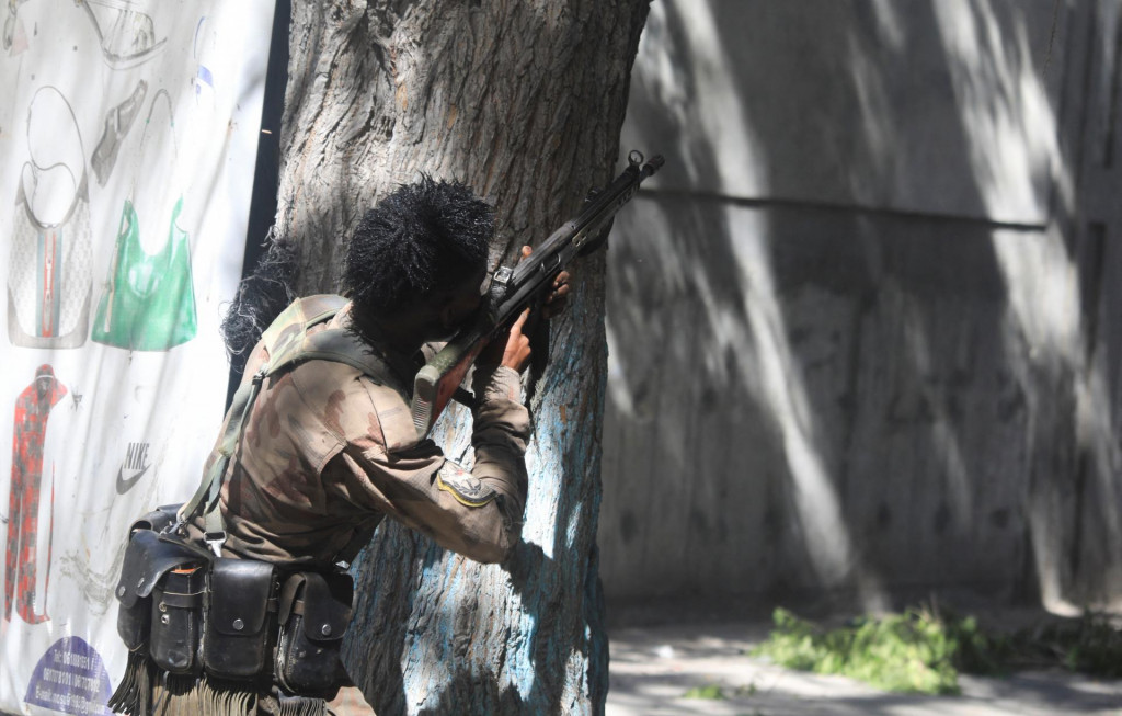 

Člen somálskych bezpečnostných síl. FOTO: Reuters