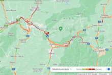 Dopravná situácia na severe Slovenska v piatok večer pred 8. hodinou. FOTO: Maps Google