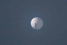 Špionážny balón nad Atlantikom. FOTO: Reuters