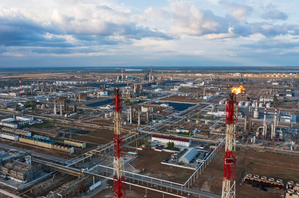 Dovoz energetických surovín z Ruska vrátane ropy a zemného plynu je dôvodom rekordného schodku obchodnej výmeny. FOTO: Reuters