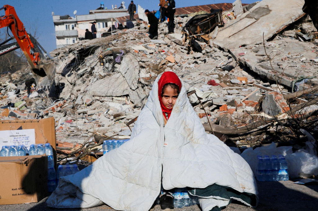 Zemetrasenie v Turecku pripravilo o domovy státisíce osôb. FOTO: Reuters