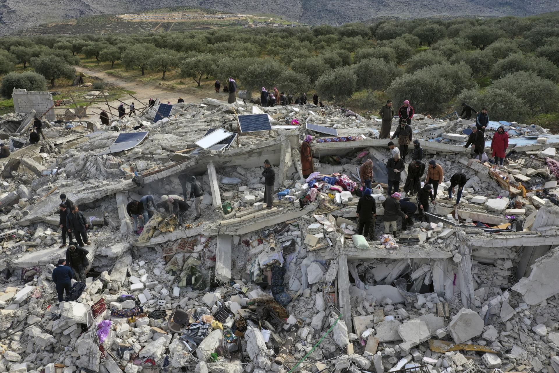 Počet obetí zemetrasenia v Turecku a Sýrii prekročil 19-tisíc, viac ako pri katastrofe vo Fukušime