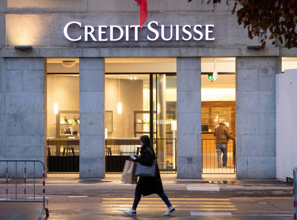 Pobočka banky Credit Suisse v Berne. FOTO: REUTERS