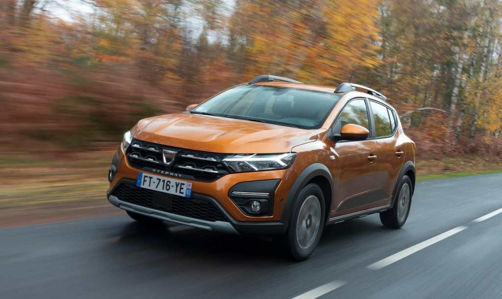 Dodacie lehoty nov&yacute;ch &aacute;ut sa v uplynulom roku v&yacute;razne predlžovali a z&aacute;kazn&iacute;ci začali čoraz viac siahať po dostupnej&scaron;&iacute;ch modeloch.