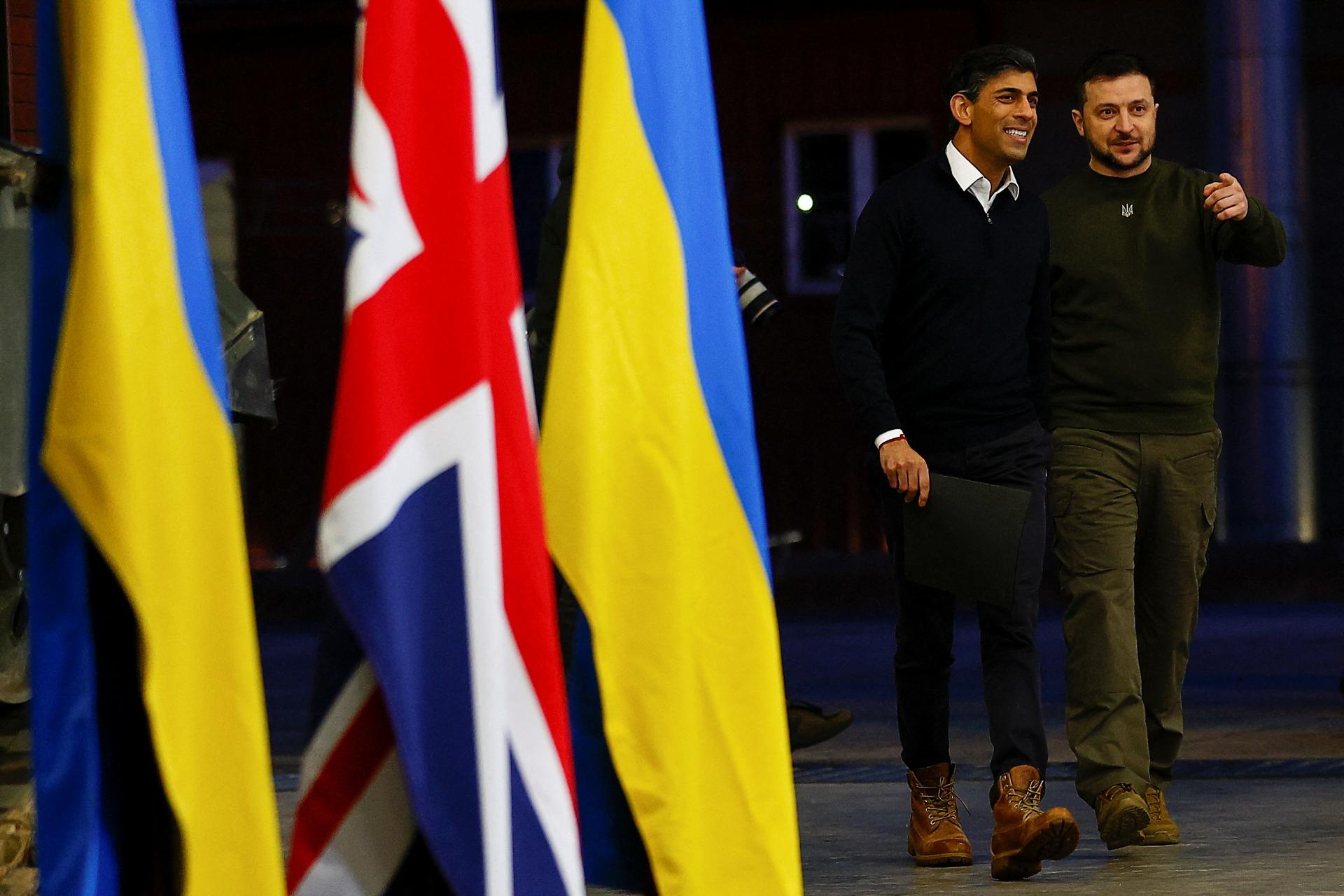 Britskí priemyselníci v Kyjeve rokujú o výrobe zbraní priamo na Ukrajine, píše The Telegraph
