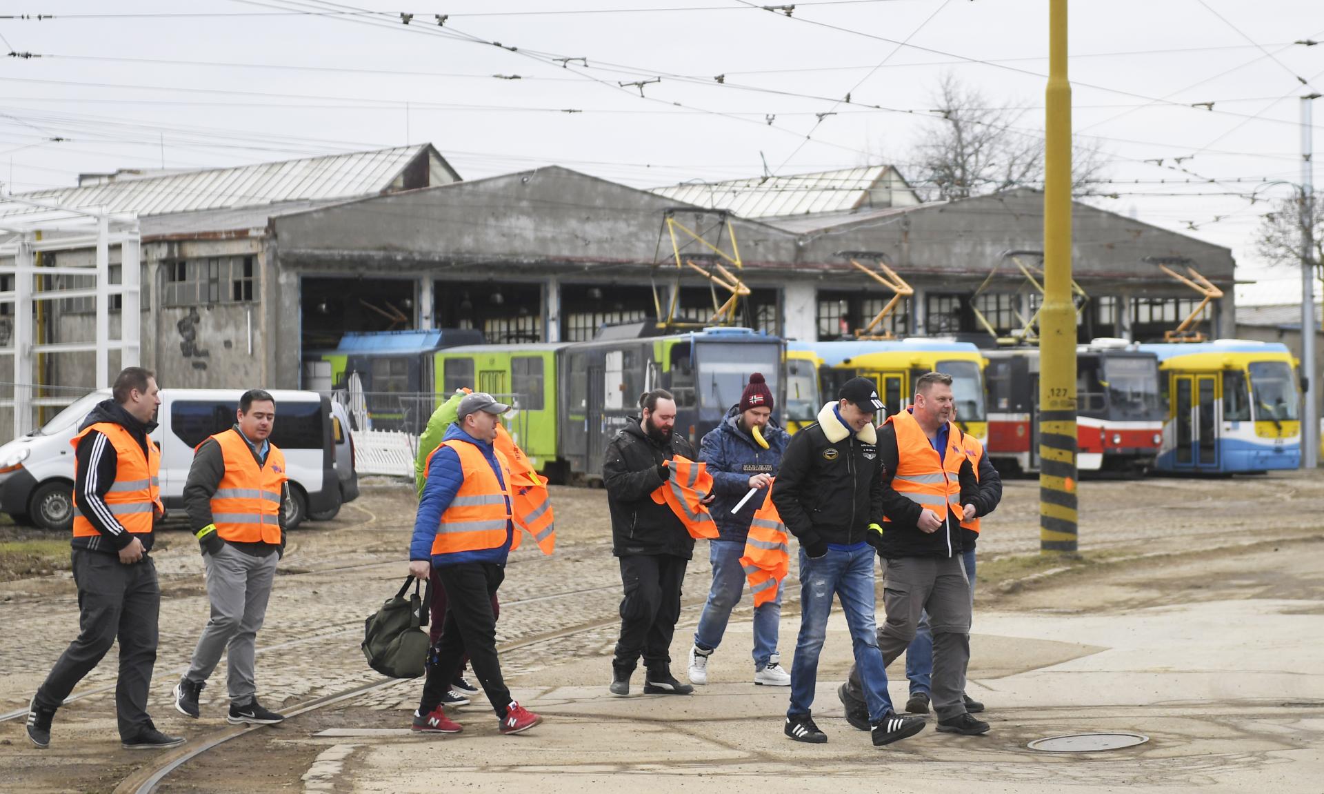 Do štrajku v Košiciach sa zapojila väčšina vodičov MHD. Pokračovať má aj v stredu