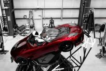 Elektrická Tesla Roadster v zostave, v akej sa vydala aj do vesmíru.