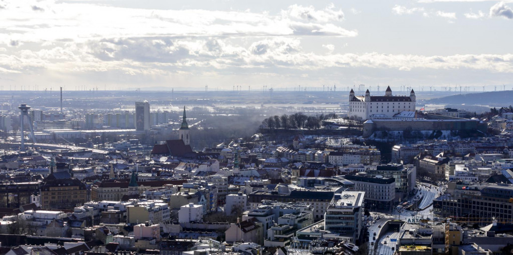 Výhľad na Bratislavu z Národnej banky Slovenska. FOTO: TASR/Dano Veselský