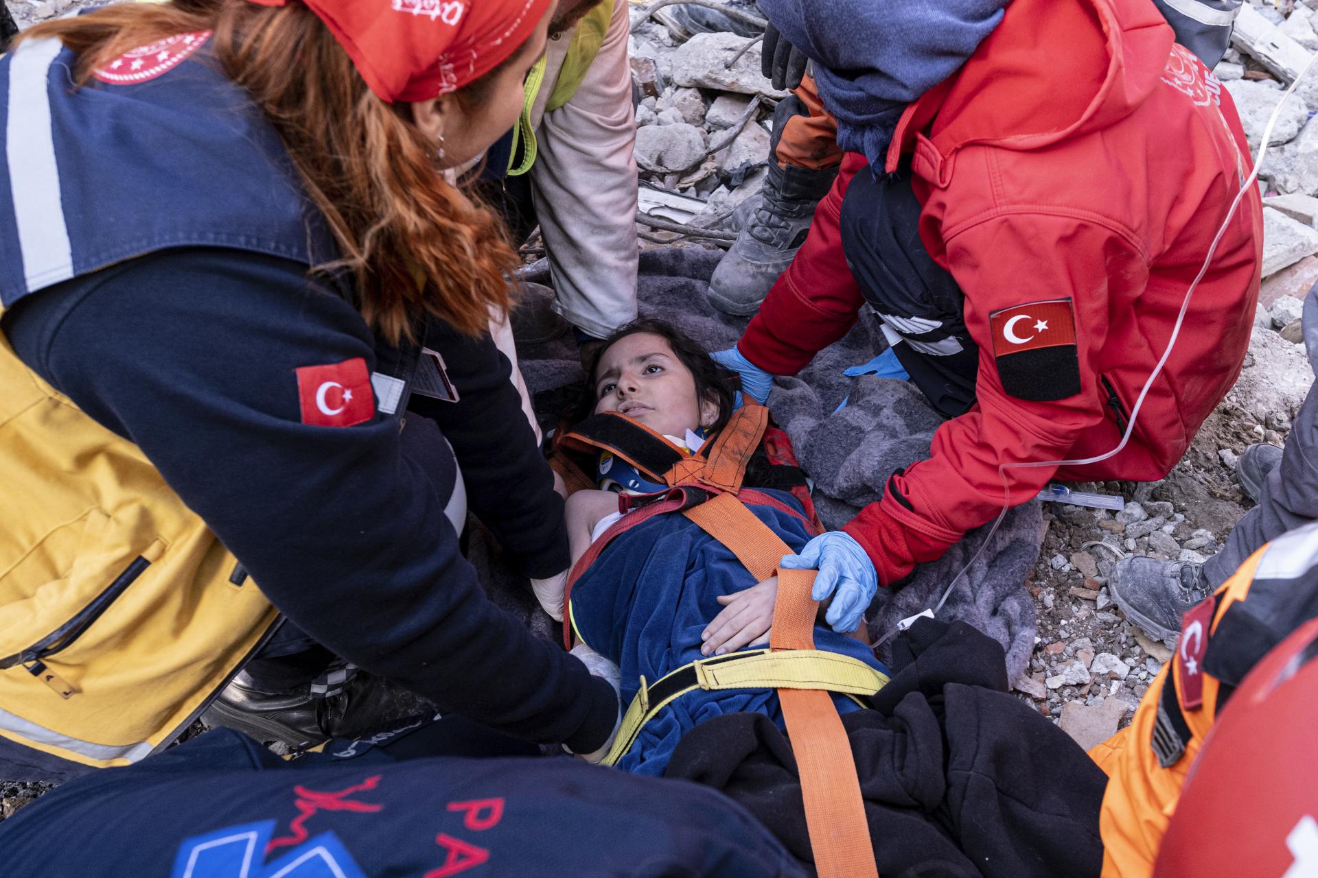 Turecko zvýšilo počet obetí silného zemetrasenia na 36 200 ľudí, Sýria informuje o 5800 mŕtvych