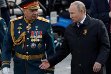 

Ruský prezident Vladimir Putin a minister obrany Sergej Šojgu. FOTO: Reuters