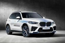 Mníchovská značka vložila vodíkovú technológiu napríkla do základov známeho SUV, výsledkom je BMW iX5 Hydrogen Fuel-Cell.