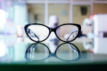 Pri nákupe okuliarov a kontaktných šošoviek na internete môžete ušetriť.FOTO: Archív HN