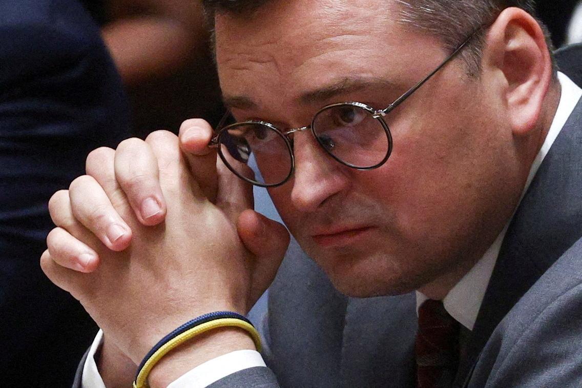 Ukrajinský minister zahraničia Kuleba má za isté, že jeho krajina nakoniec od spojencov stíhačky dostane