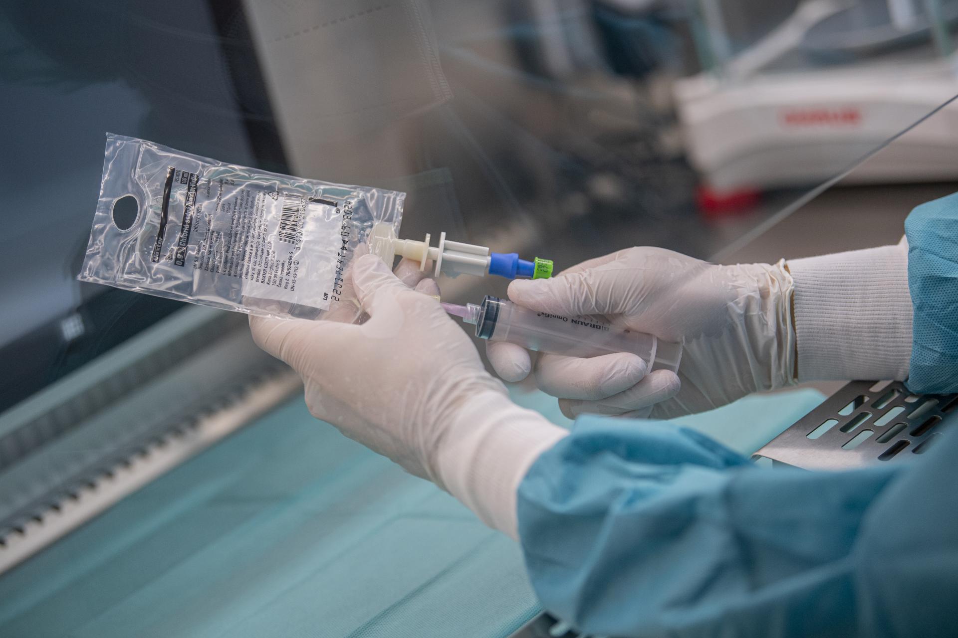 Rumunskí lekári čelia obvineniu, že používali implantáty vyňaté z mŕtvych pacientov