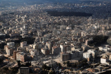 Celkový pohľad na škody po smrteľnom zemetrasení z Turecku. FOTO: Reuters