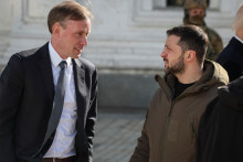 Ukrajinský prezident Volodymyr Zelenskyj a bezpečnostný poradca Bieleho domu Jake Sullivan. FOTO: Reuters
