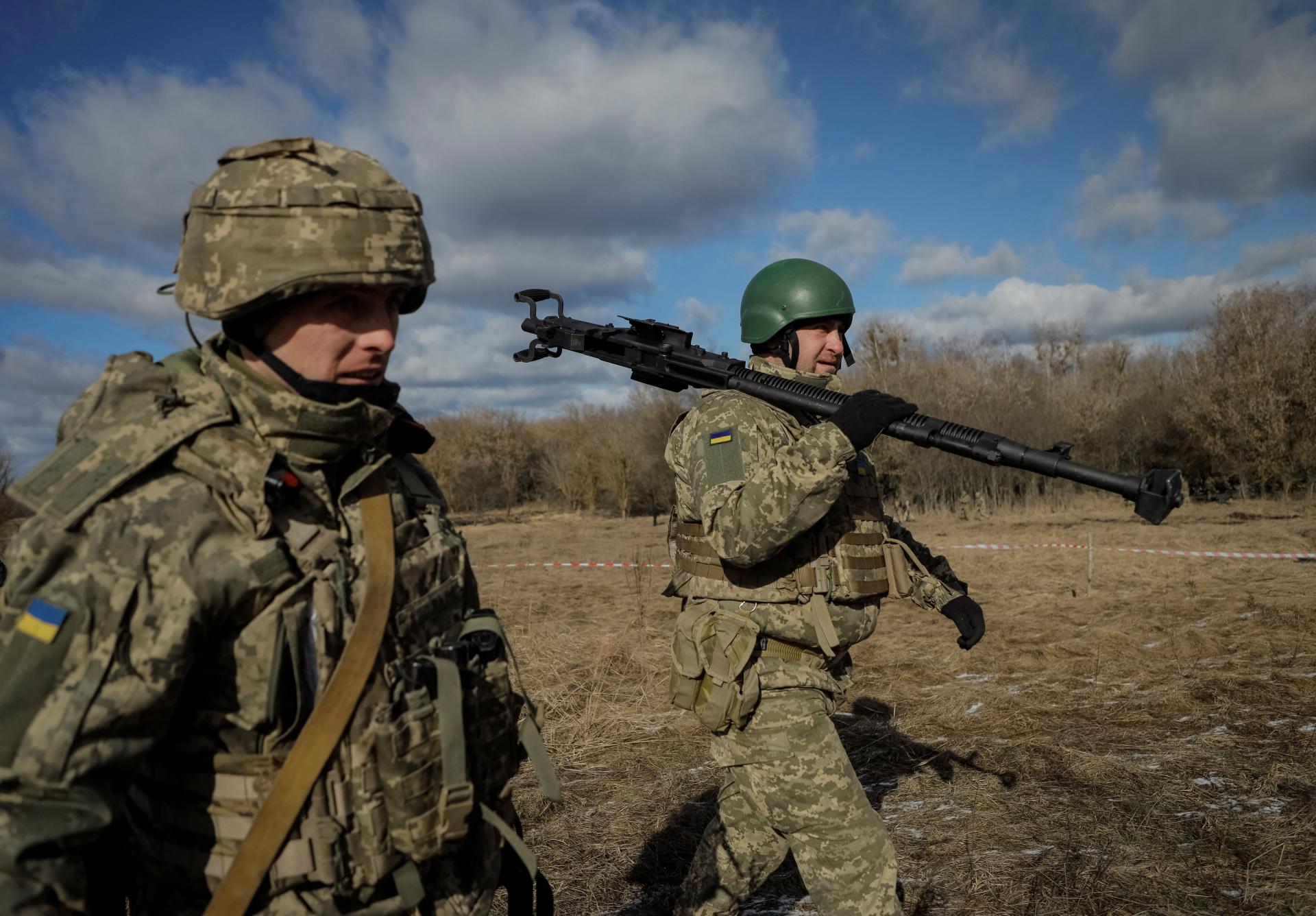Konflikt na Ukrajine sa vymyká spod kontroly, sme znepokojení, varuje čínsky minister