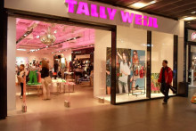Popredný predajca s oblečením Tally Weijl padá na Slovensku do insolvenčnej priepasti. FOTO: Facebook