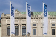 Vlajky OBSE vejú vo Viedni. FOTO: TASR/AP