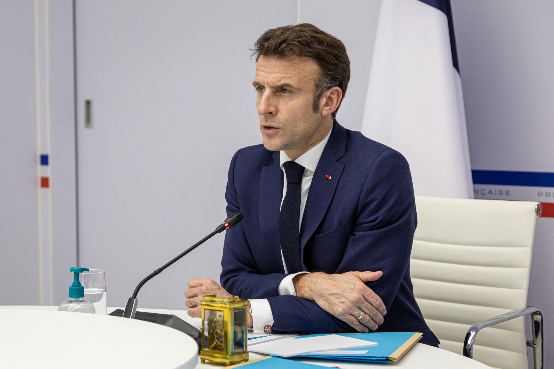 Je suis ouvert aux idées sur l’avenir de la Corse, dit Macron.  Il y a un fort mouvement d’indépendance sur l’île