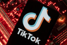 Európska komisia zakázala svojim zamestnancom TikTok.