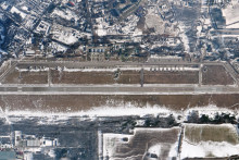 Satelitná snímka ukazuje leteckú základňu Mačuliščy pri Minsku v Bielorusku, 19. februára 2023. FOTO: REUTERS