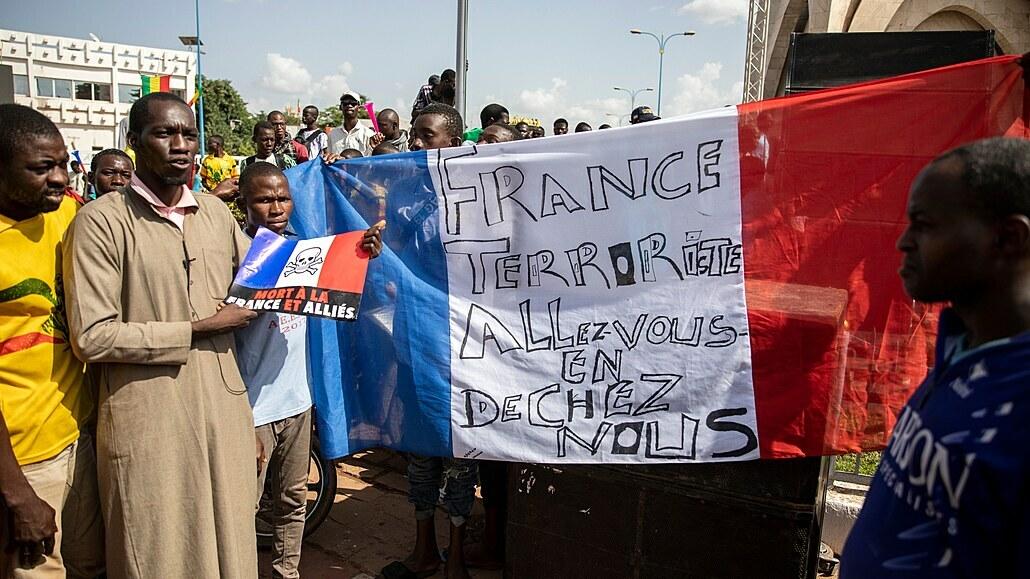 Macronovi démoni. Francúzsko stráca vplyv na bývalé kolónie v Afrike, jeho miesto rýchlo zapĺňajú wagnerovci