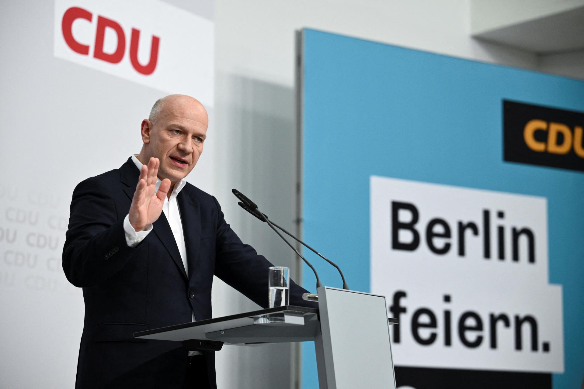 Berlín sa priblížil k regionálnej vláde sociálnych demokratov a konzervatívcov, podporil začatie rokovaní