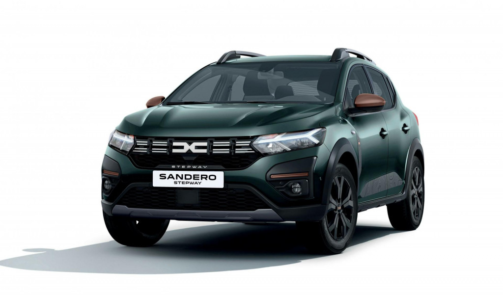 Dacia Sandero je zástupca z radov dostupných vozidiel a začína si zbierať čoraz viac zákazníkov. Pomohla nepochybne i nedávna modernizácia loga.