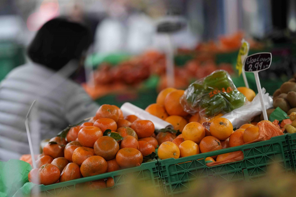 Žezlo aj korunu inflácie po energiách prevzali potraviny. V eurozóne zdraželi vo februári medziročne o 15 percent. FOTO: TASR/AP