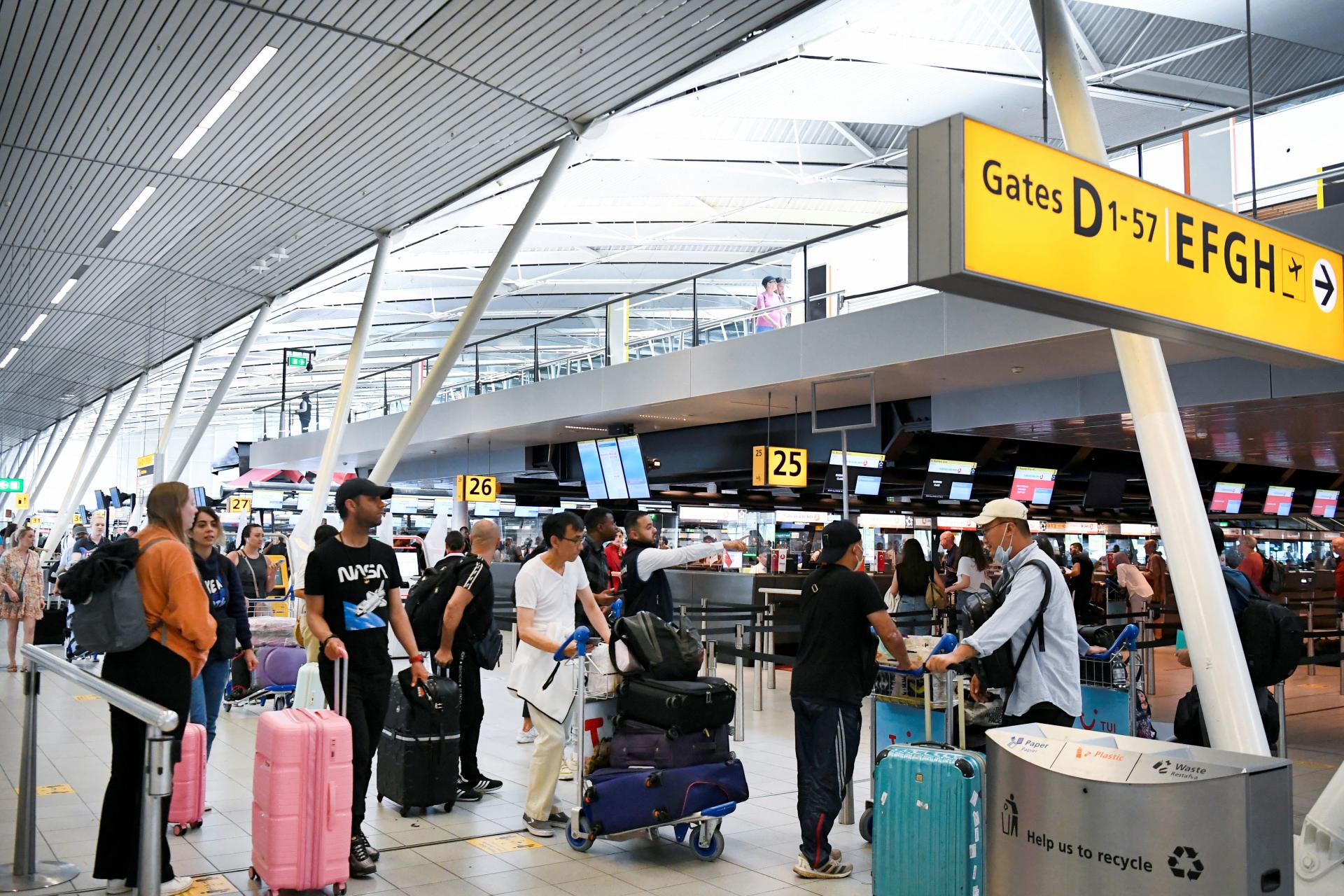 Aerolinky žalujú holandskú vládu za rozhodnutie obmedziť letisko v Amsterdame