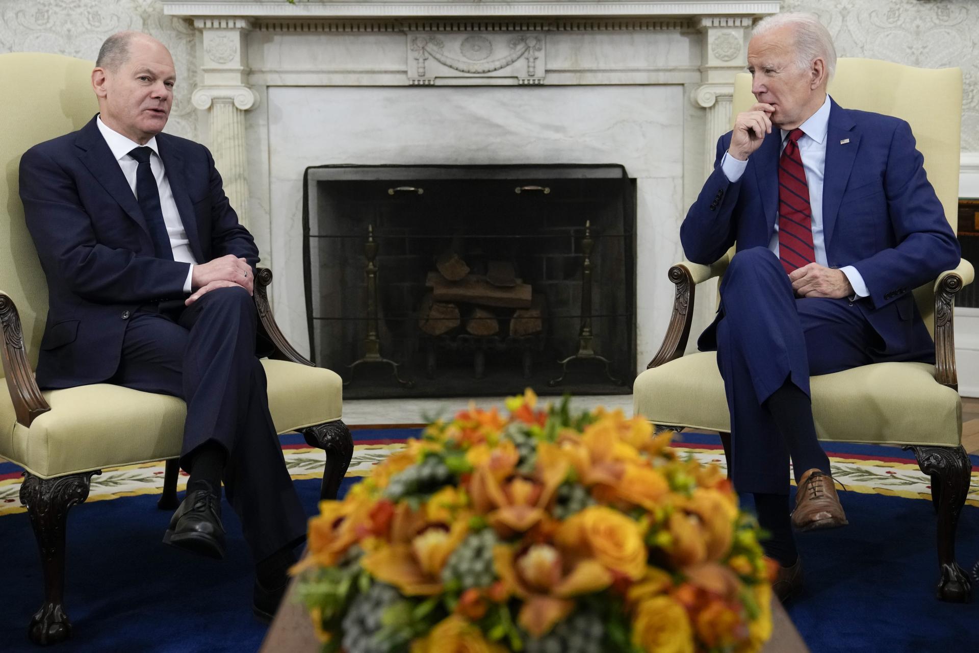 Kancelár Scholz rokuje s Bidenom, hlavnou témou bude Ukrajina. Očakávajú ťažké boje